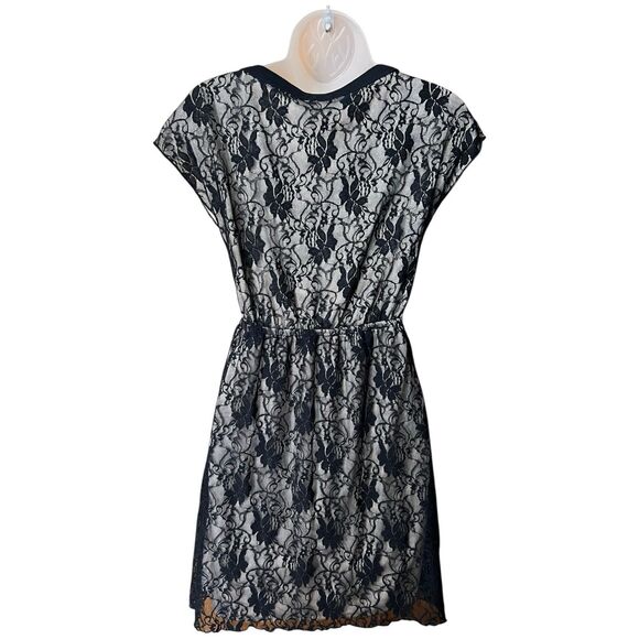 Kimchi Blue Fit and Flare Black Lace Dress Sz XS Whimsigoth Dark Academia Twee - Picture 11 of 11